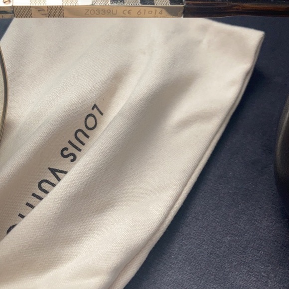 LV sunglasses - Picture 2 of 5